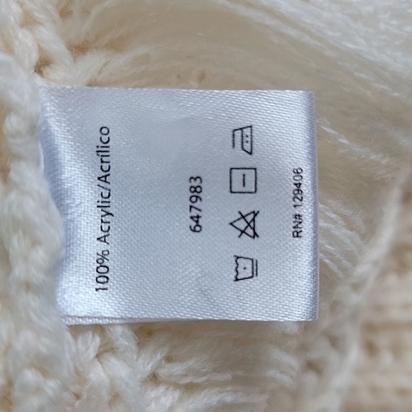 NWT Venus Women Loose Knitted Light Cream Crew Neck Distressed Sweater Size M - Picture 10 of 11